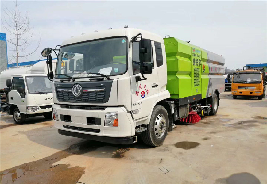 東風天錦掃路車正面圖片