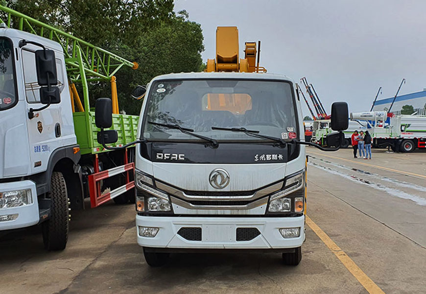 國(guó)六東風(fēng)多利卡18米高空作業(yè)車圖片