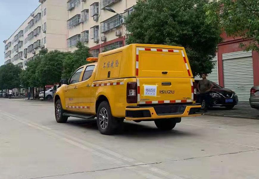 慶鈴五十鈴皮卡搶險(xiǎn)車